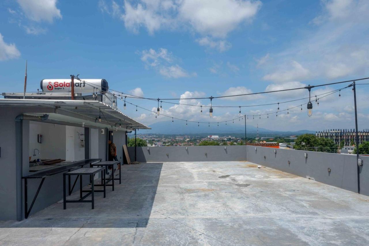 Reddoorz Plus Near Patung Kuda Undip Jatingaleh 외부 사진