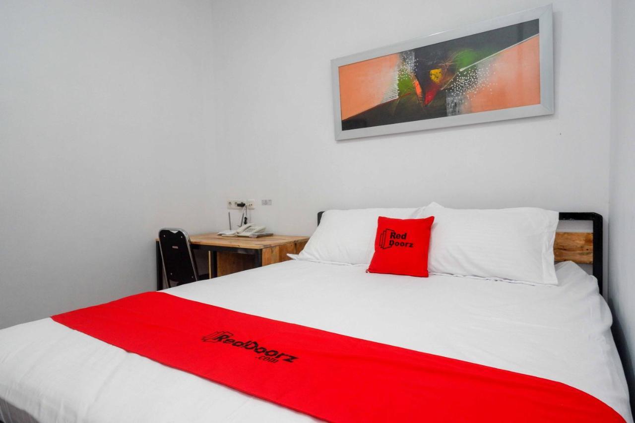 Reddoorz Plus Near Patung Kuda Undip Jatingaleh 외부 사진