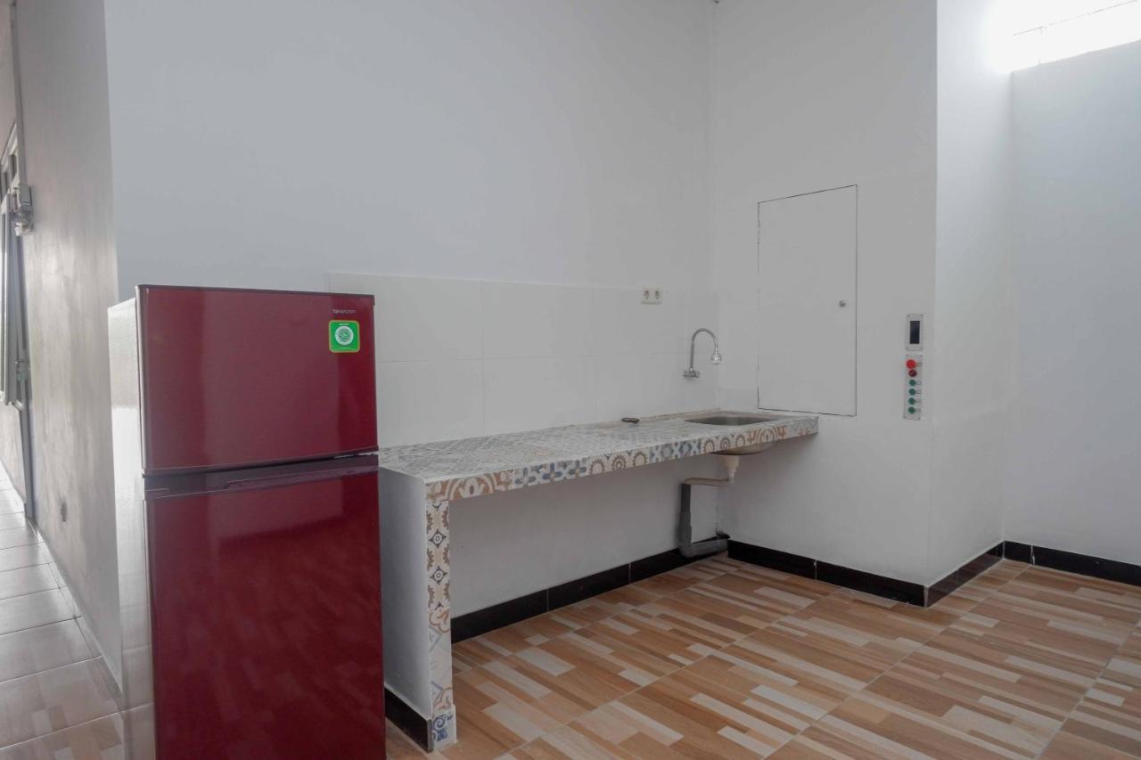 Reddoorz Plus Near Patung Kuda Undip Jatingaleh 외부 사진