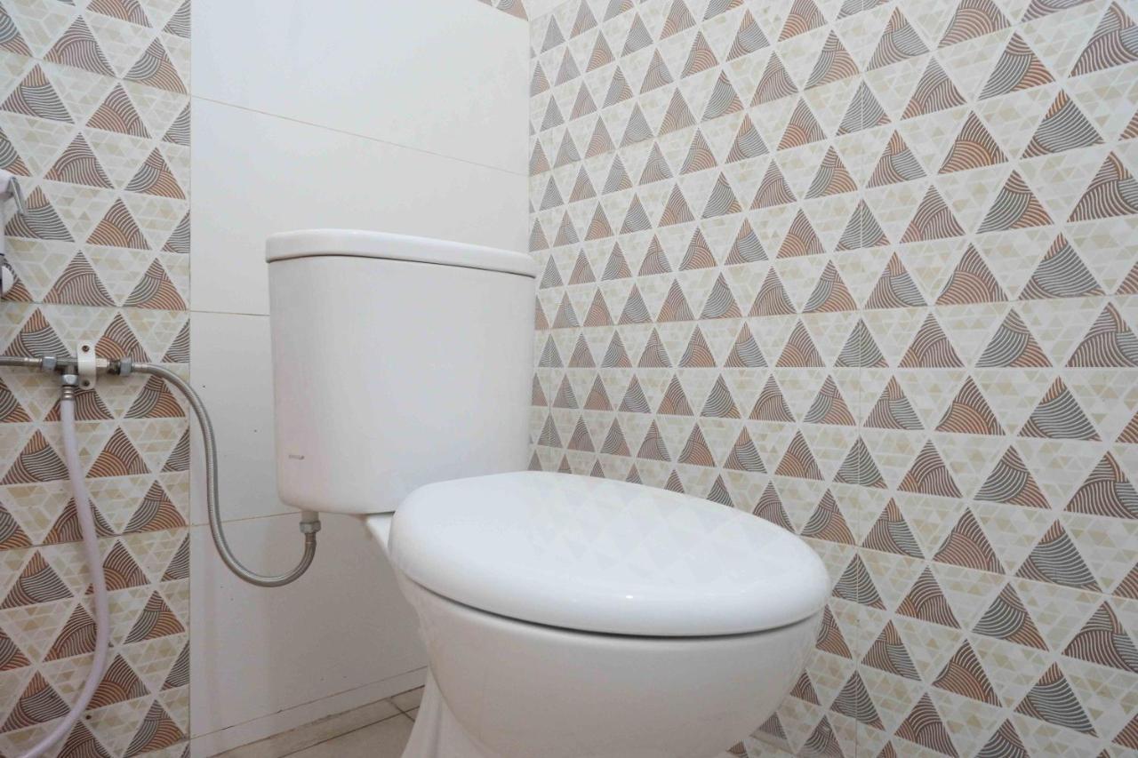 Reddoorz Plus Near Patung Kuda Undip Jatingaleh 외부 사진