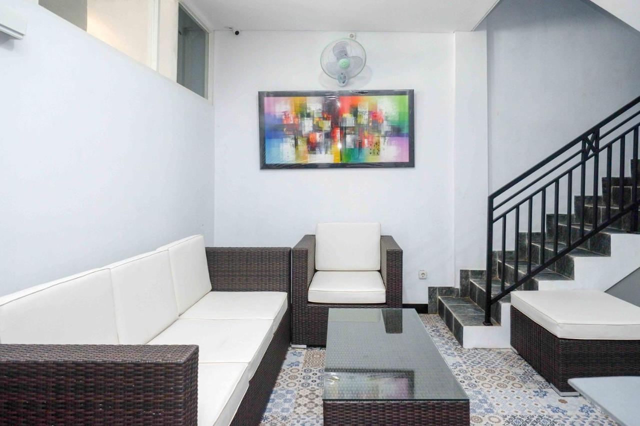 Reddoorz Plus Near Patung Kuda Undip Jatingaleh 외부 사진