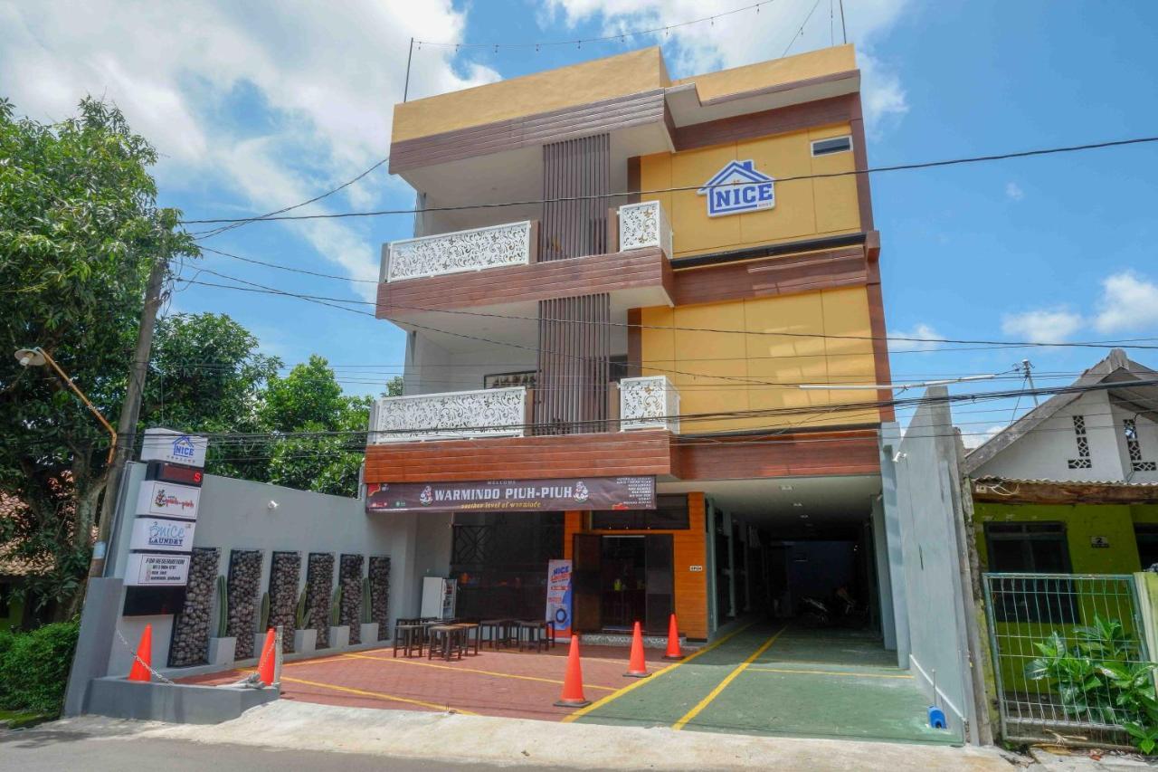 Reddoorz Plus Near Patung Kuda Undip Jatingaleh 외부 사진