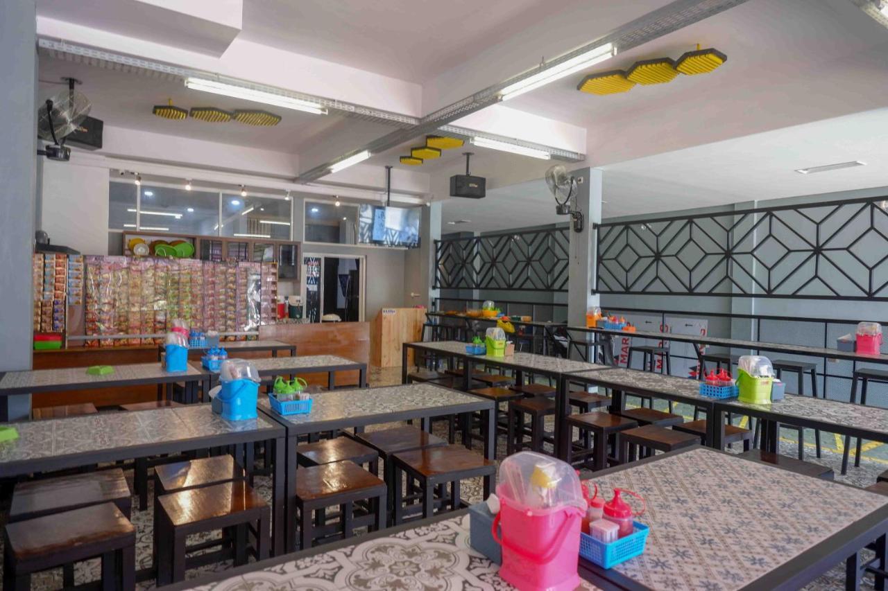 Reddoorz Plus Near Patung Kuda Undip Jatingaleh 외부 사진