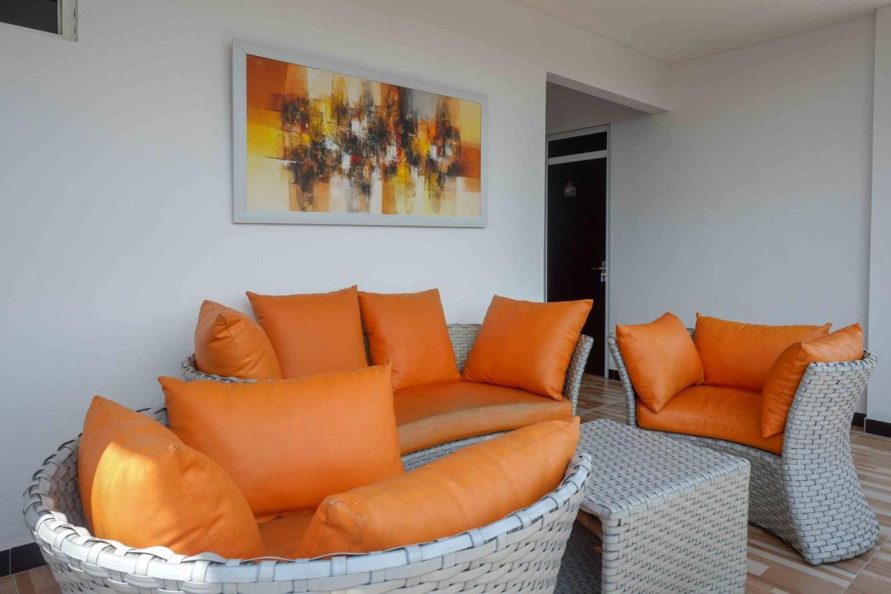 Reddoorz Plus Near Patung Kuda Undip Jatingaleh 외부 사진