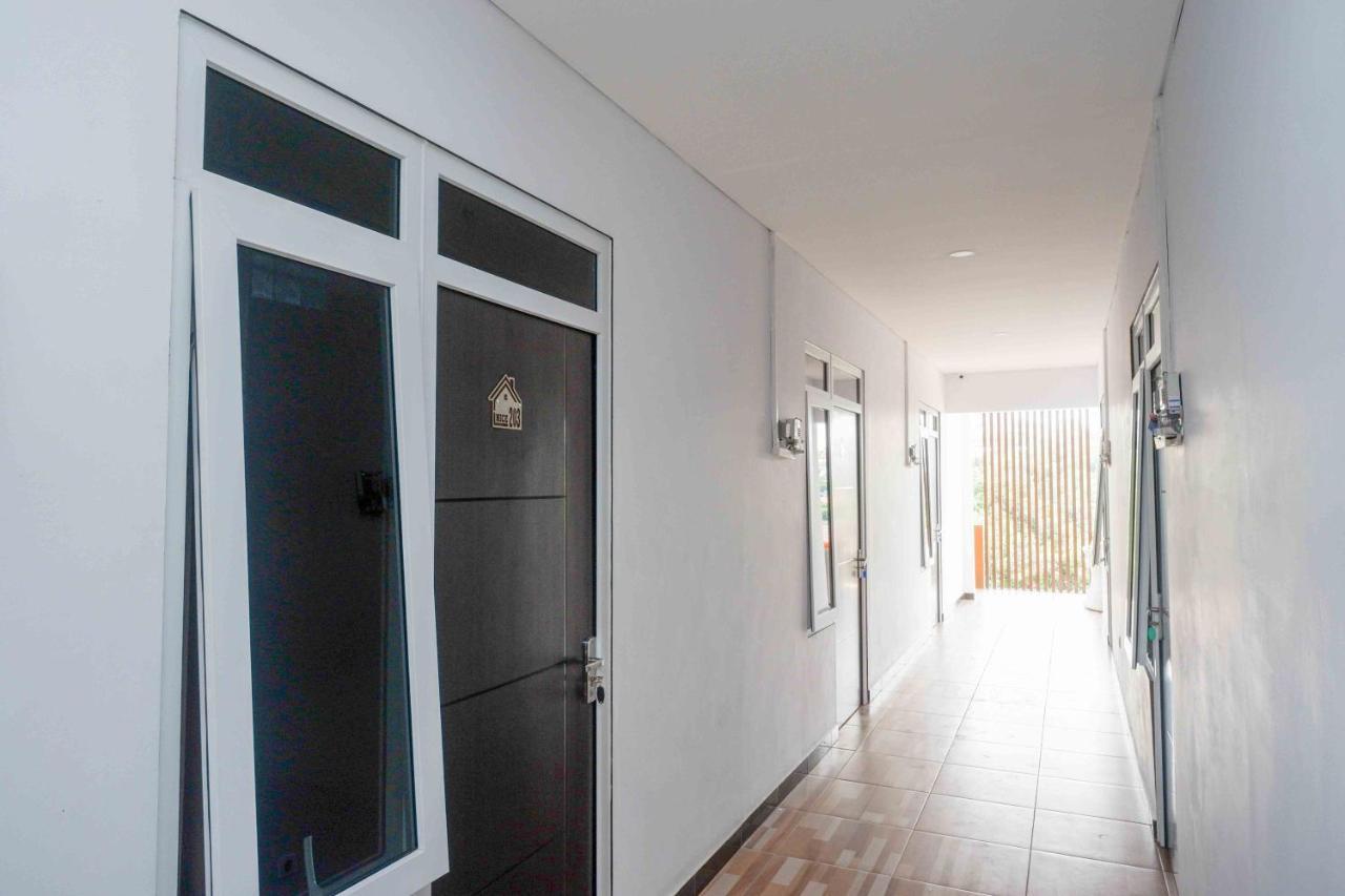 Reddoorz Plus Near Patung Kuda Undip Jatingaleh 외부 사진