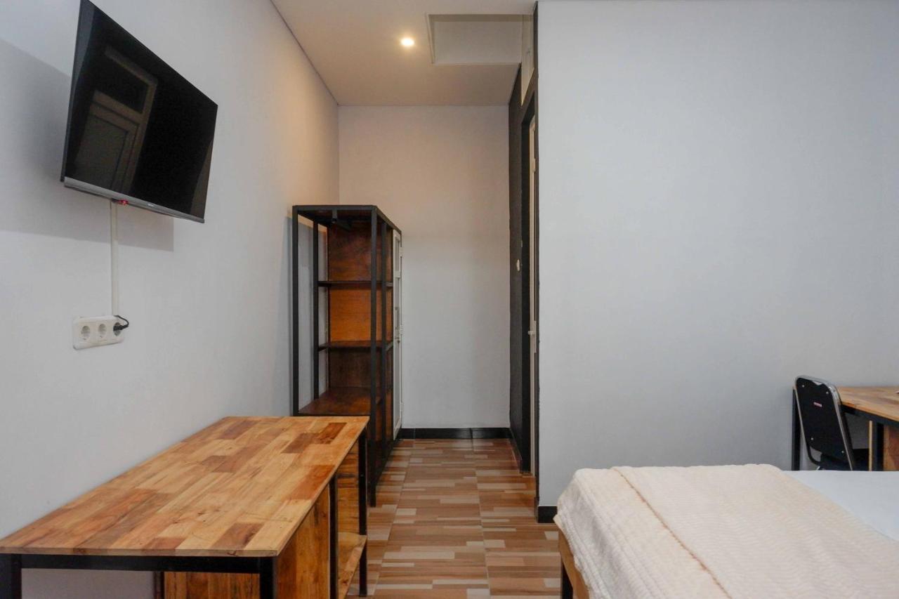 Reddoorz Plus Near Patung Kuda Undip Jatingaleh 외부 사진