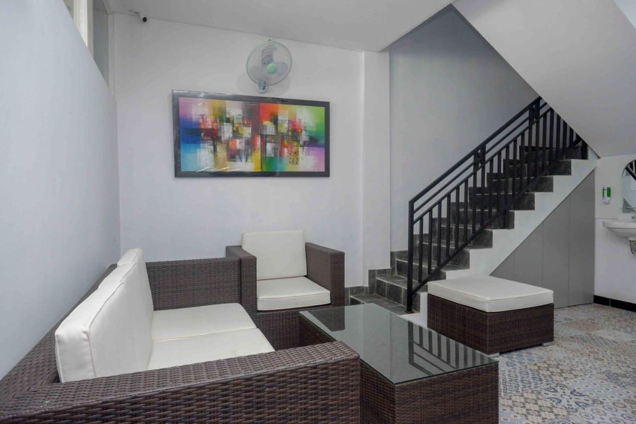 Reddoorz Plus Near Patung Kuda Undip Jatingaleh 외부 사진