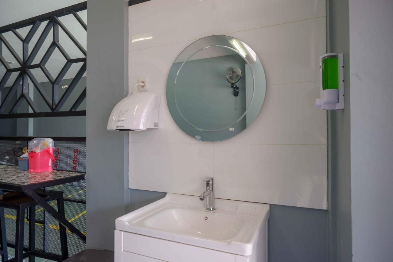 Reddoorz Plus Near Patung Kuda Undip Jatingaleh 외부 사진