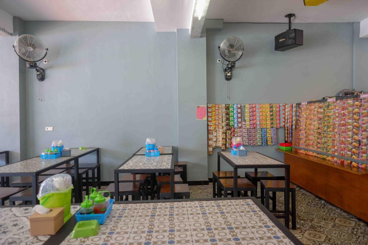 Reddoorz Plus Near Patung Kuda Undip Jatingaleh 외부 사진