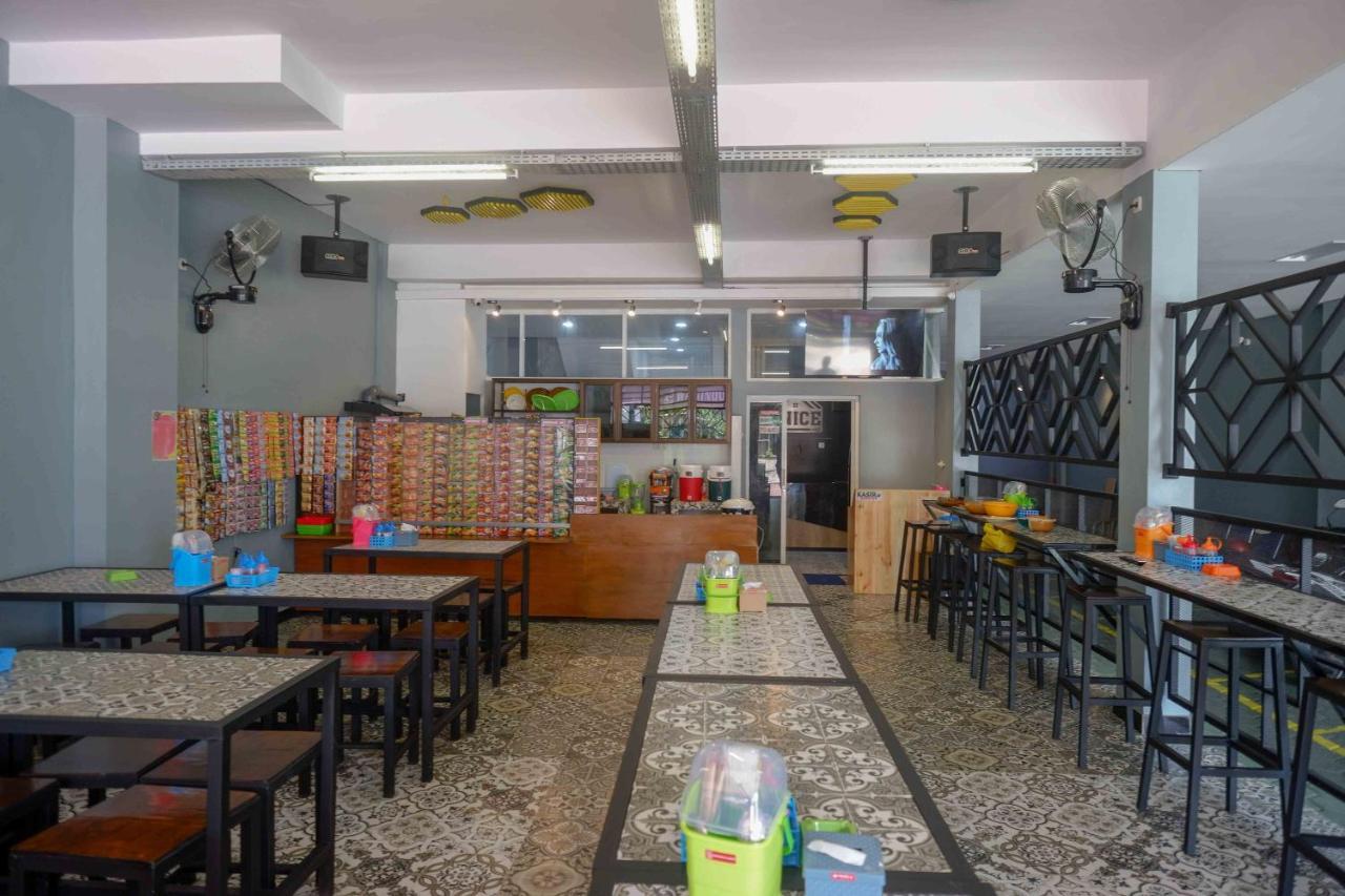 Reddoorz Plus Near Patung Kuda Undip Jatingaleh 외부 사진